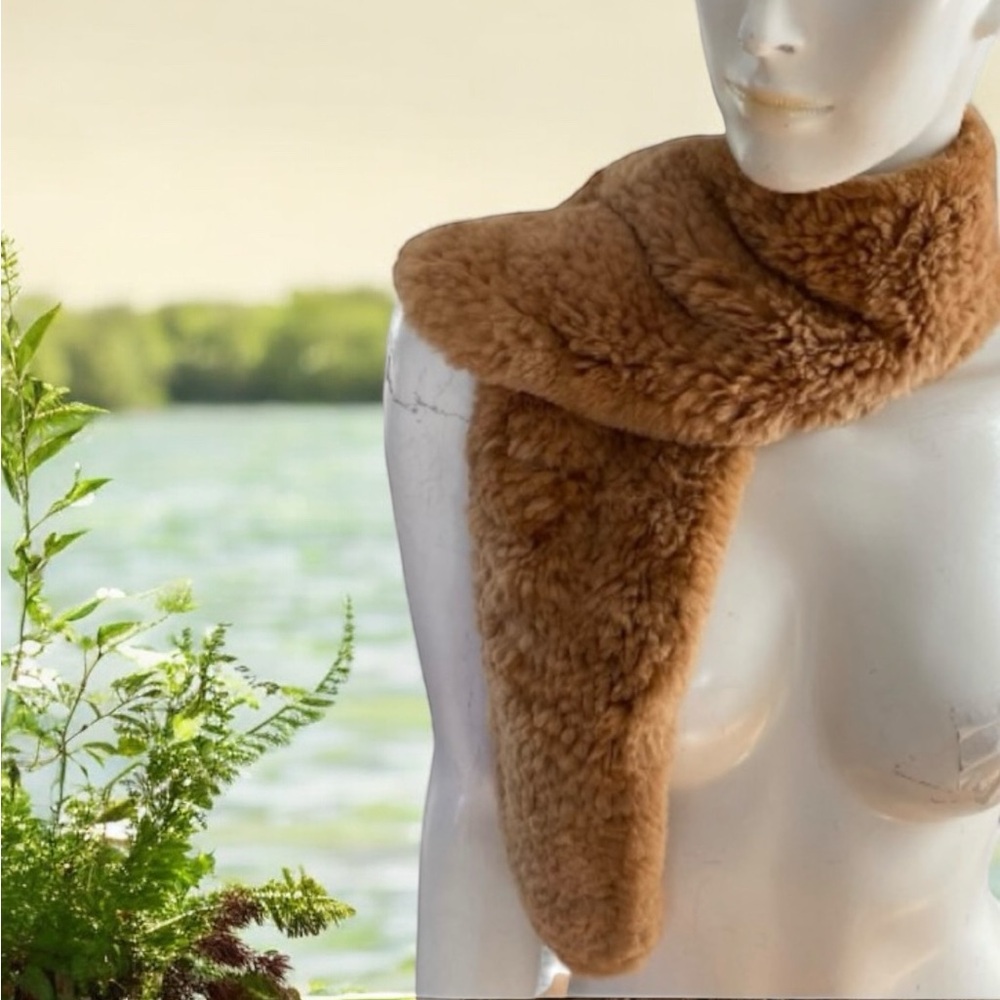 ❄️ 50% off winter Cassin New York tan fur neck warmer skinny scarf
